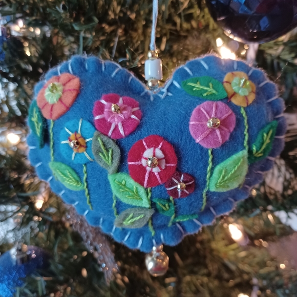 Felt ornaments set of 3 - Picture 3 of 8